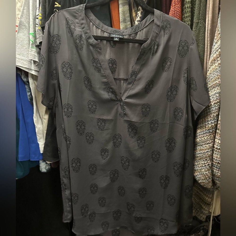 Torrid Skull Tunic Size 3 Gray Black
